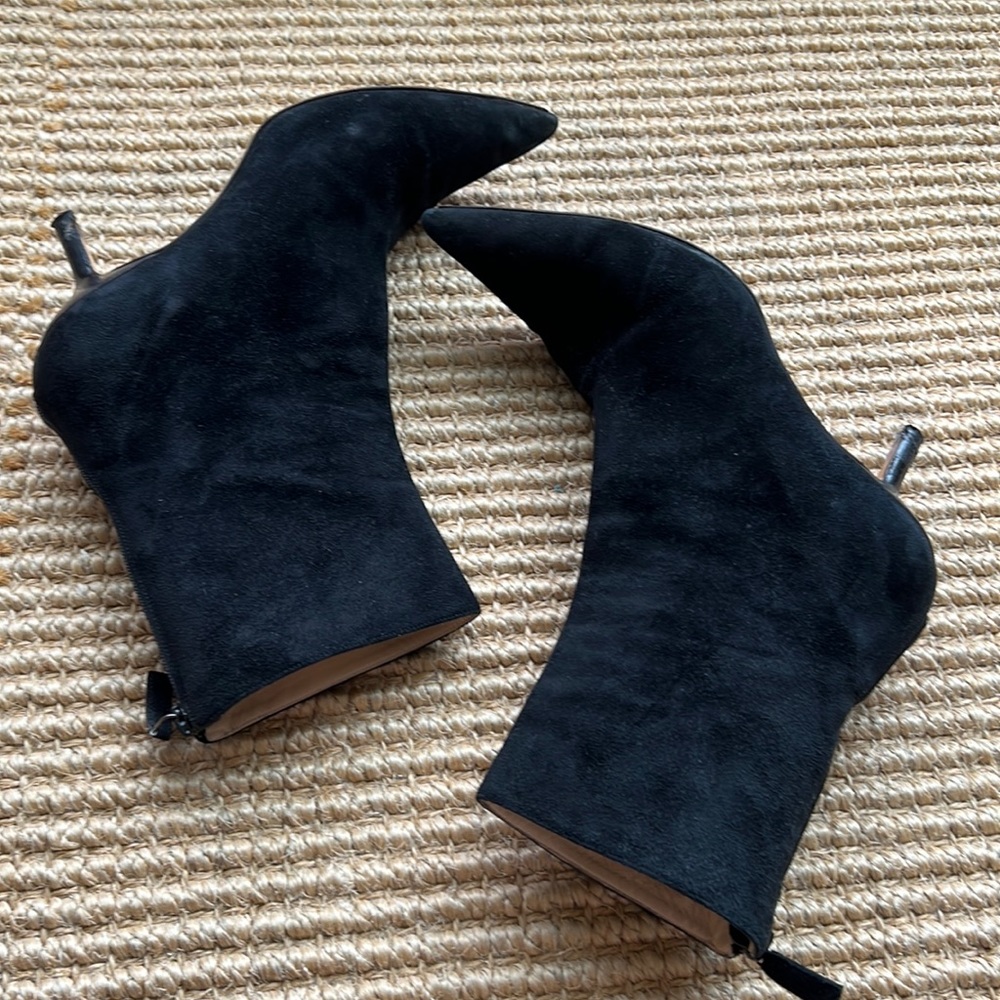 Michael Kors  collection suede bottie SZ 7 1/2  made in Italy black